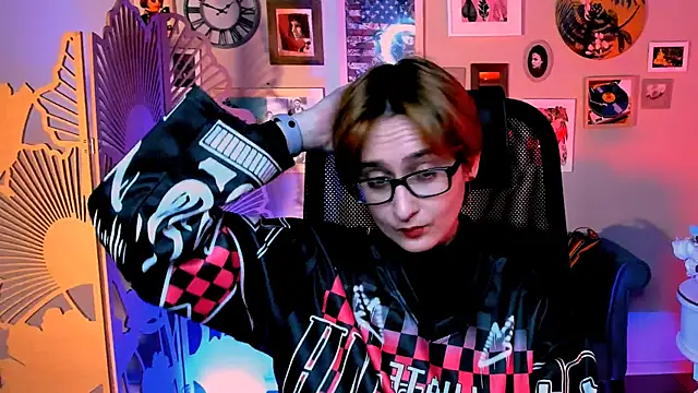 LixeLuna online show from April 26, 6:22 am