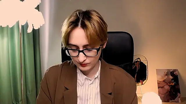 LixeLuna online show from April 28, 6:28 am