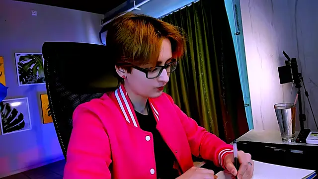 LixeLuna online show from April 25, 6:49 am