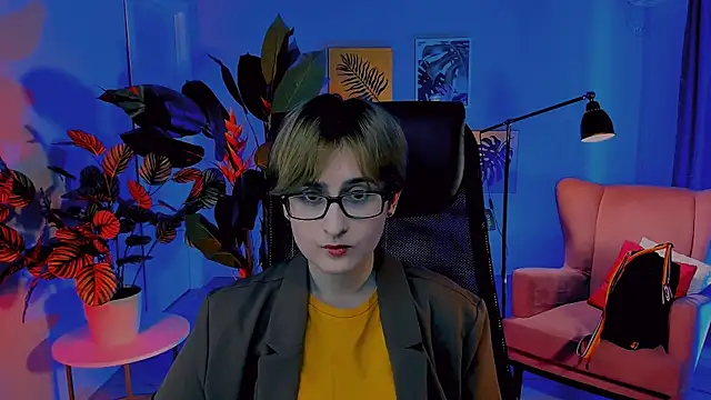 LixeLuna online show from April 16, 6:25 am