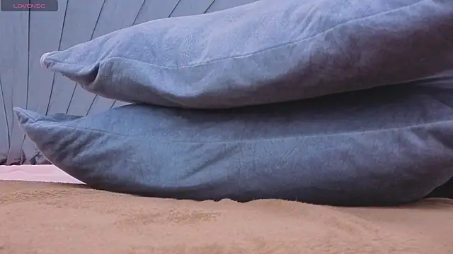 Kaely-Hot- online show from April 21, 2:35 pm