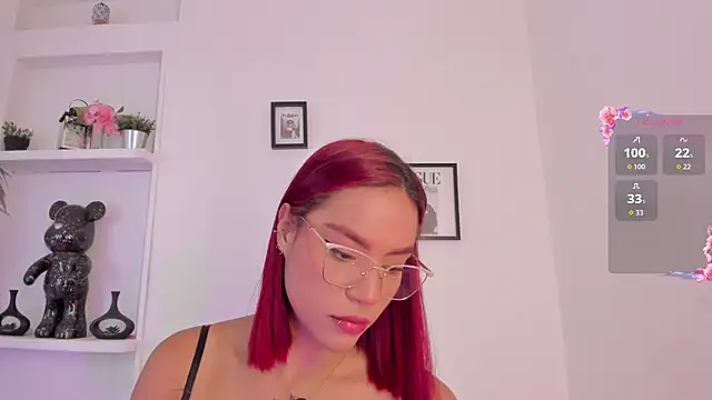 Im Scarlett  online show from April 28, 6:45 pm