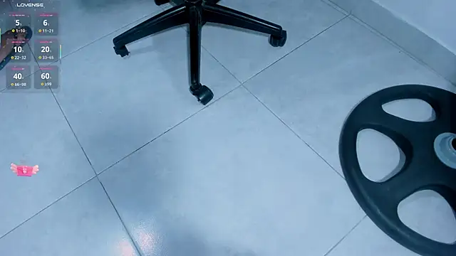 Anthonella Lux online show from April 18, 12:18 pm