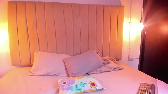 karina foxi online show from April 6, 12:39 pm