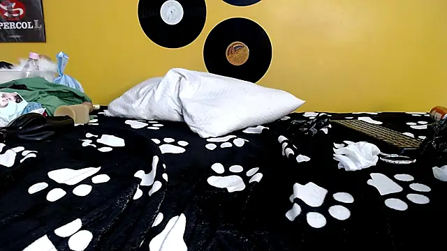 lilithevil32 online show from March 16, 5:44 am