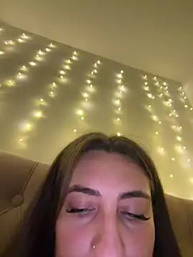 CuteJuliaa online show from March 9, 2:15 am