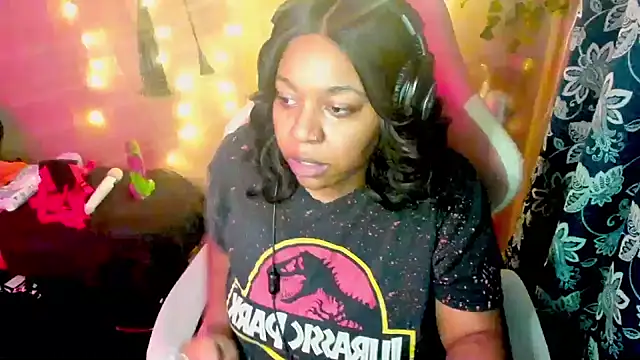 Goddess MercedesRedd online show from April 22, 1:30 pm