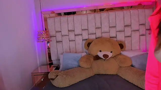 FoxxxyPink online show from April 18, 7:58 pm