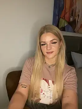 Luna-Noire online show from March 13, 9:05 pm