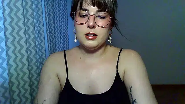 ClaraHard online show from June 29, 6:29 pm