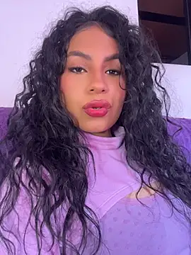 AmeliaAndersson online show from May 3, 7:28 pm