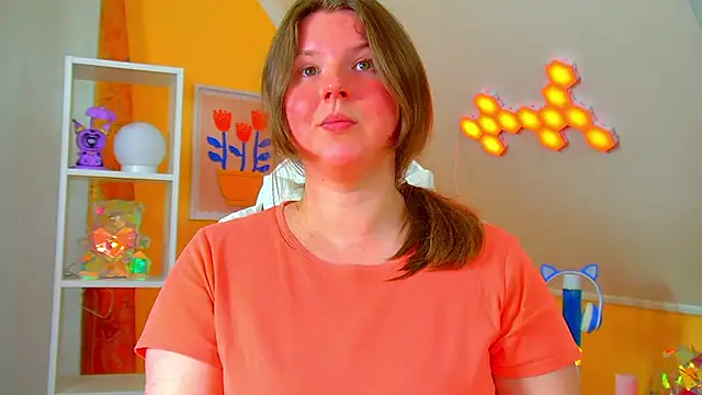 MelodyMoores online show from June 12, 6:21 am