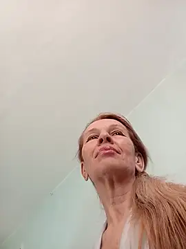 ViktoriaSexi1 online show from March 10, 6:06 am