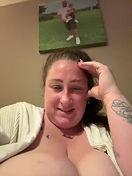 CurvyCatx online show from May 5, 8:23 pm