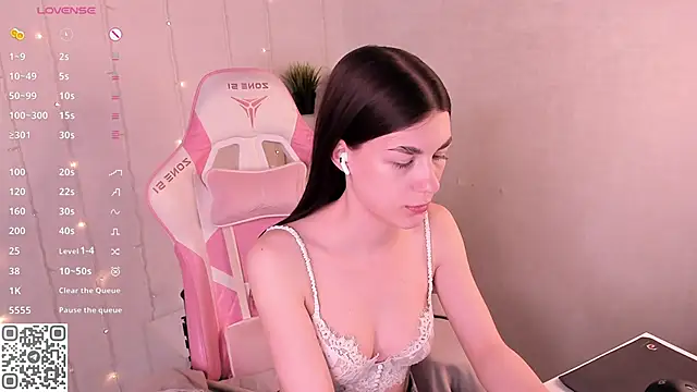 LunaRossaa online show from April 22, 2:52 am