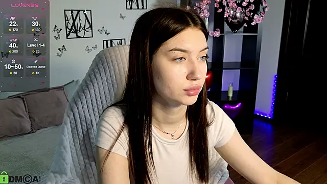 Sugar Kitten12 online show from June 7, 2:18 am