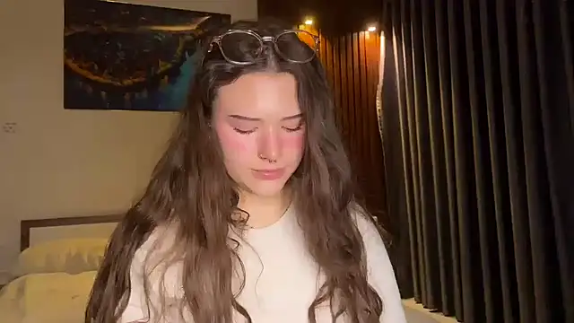 KristieKitty online show from May 18, 6:36 pm