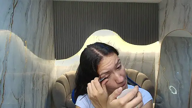 candy sky r online show from April 18, 3:09 am