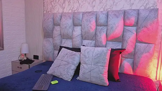 LyraenBlue online show from April 11, 4:21 pm