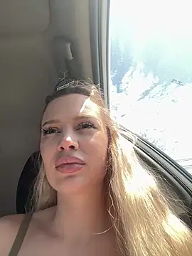 Girl Mia online show from March 11, 3:55 am