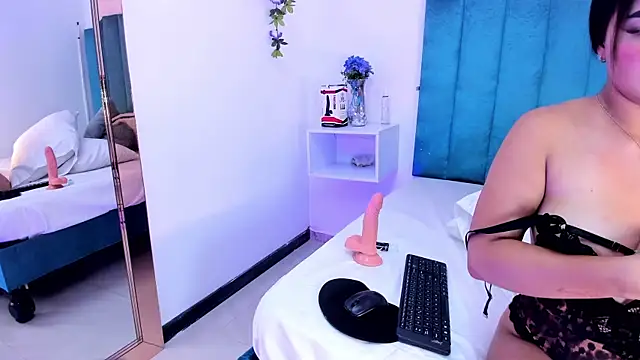 RosieCharm online show from April 28, 2:27 am