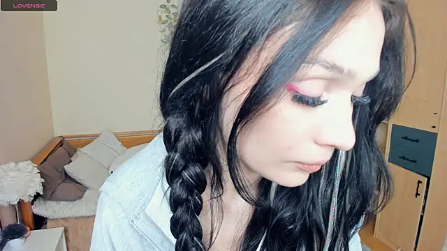 LynnCiprian online show from April 25, 8:39 pm