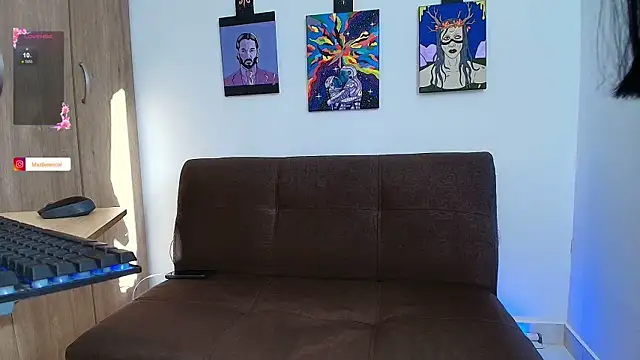 mazi  keen   online show from April 16, 9:39 pm