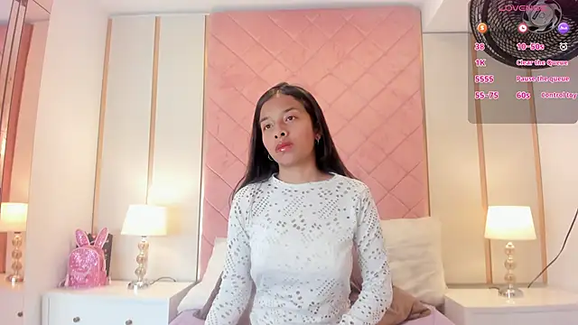Alexa Jonees online show from April 26, 8:39 pm