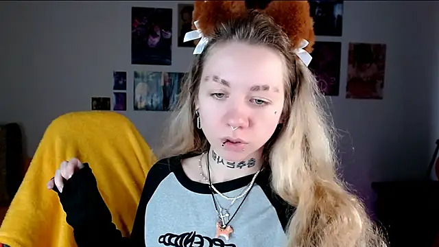 Nica Kawaii online show from April 27, 6:21 am