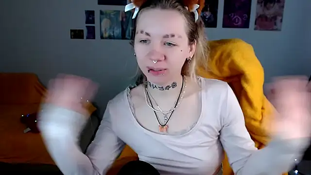 Nica Kawaii online show from April 24, 7:33 am