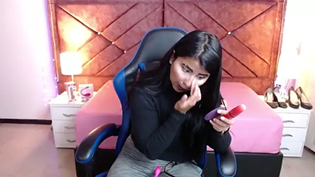 Alisha Gamskar13 online show from April 10, 1:17 pm