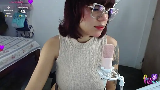 kinky catalina online show from May 5, 8:50 am