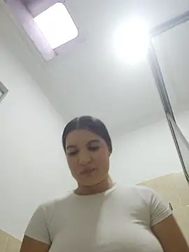 Pretty Julieta online show from April 25, 9:45 pm