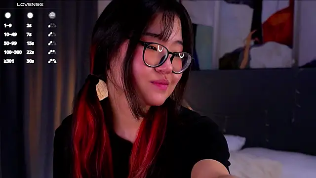 NelleMihalko online show from April 27, 11:40 am