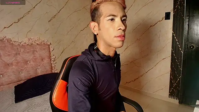 monserrat petite online show from March 10, 2:43 pm