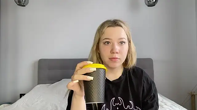 alyrasun online show from April 16, 6:25 am