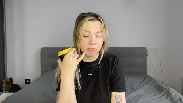 alyrasun online show from March 23, 6:08 am