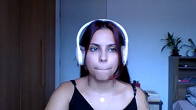 NildaKelsheimer online show from March 11, 4:53 pm