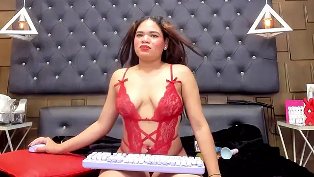 CaroBeltran online show from April 24, 7:38 pm