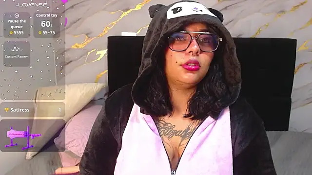 scarletth jhonsom1 online show from April 22, 5:04 am