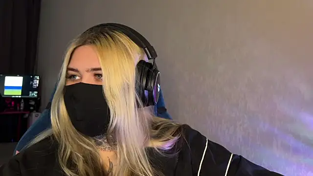 Xtoni  online show from March 12, 7:22 am