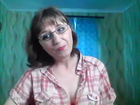 Alisaprice077 online show from April 28, 2:32 pm