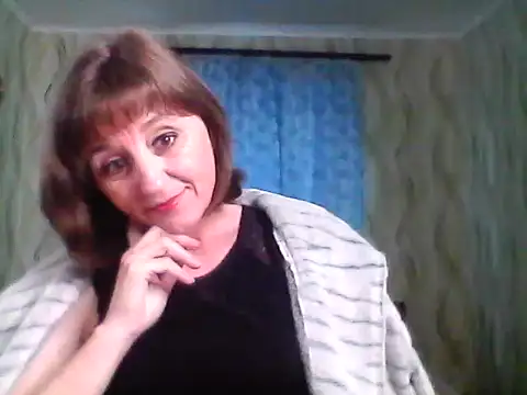 Alisaprice077 online show from April 19, 7:30 am