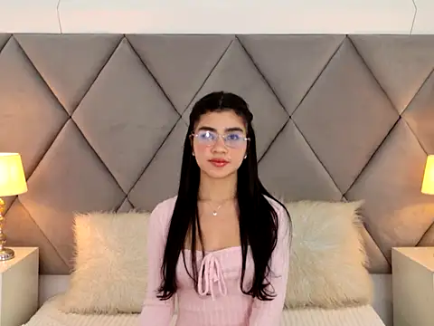 OliviaDiaz online show from April 26, 8:28 pm