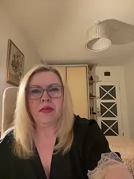 JanieLight53 online show from May 17, 11:26 pm
