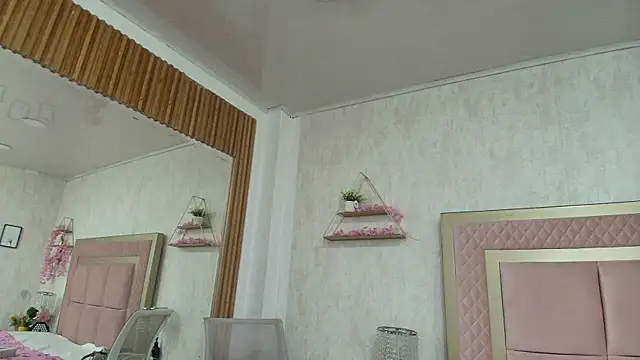 Madii  online show from April 27, 11:51 am