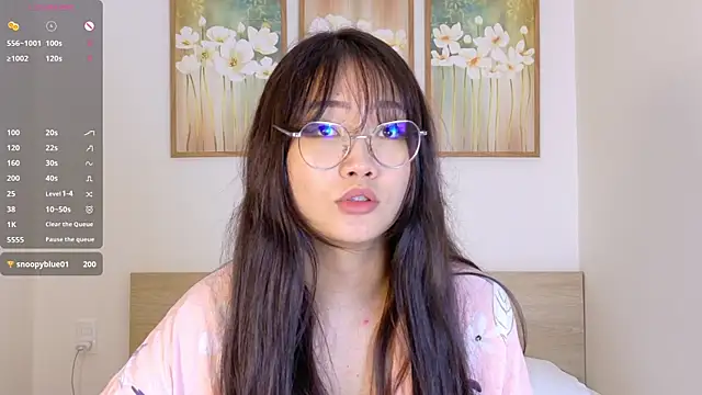 pinkyblooom online show from March 13, 9:32 am