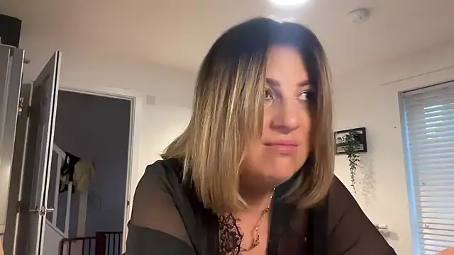 annabellewarick online show from April 27, 7:11 pm