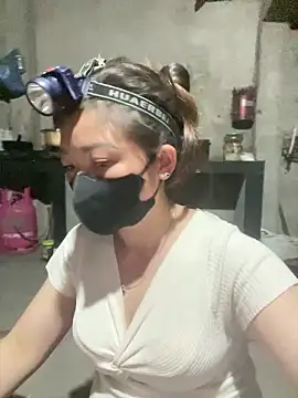 Bling-pusy online show from April 12, 1:03 pm