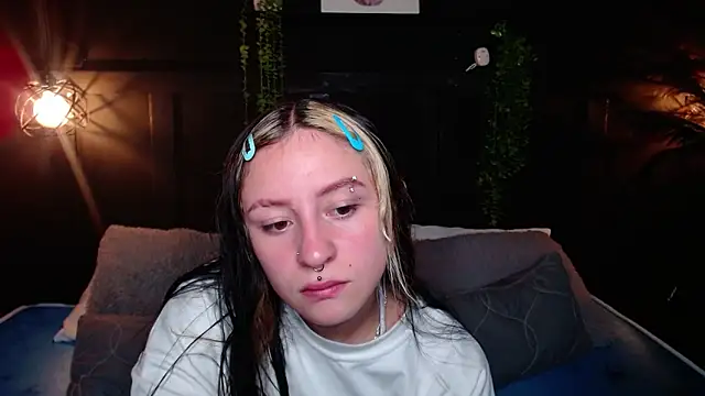 melodygirl2   online show from April 27, 3:53 pm